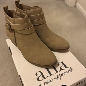 Ana lotus dark sand bootie. NEW!! Never worn. 8.5.